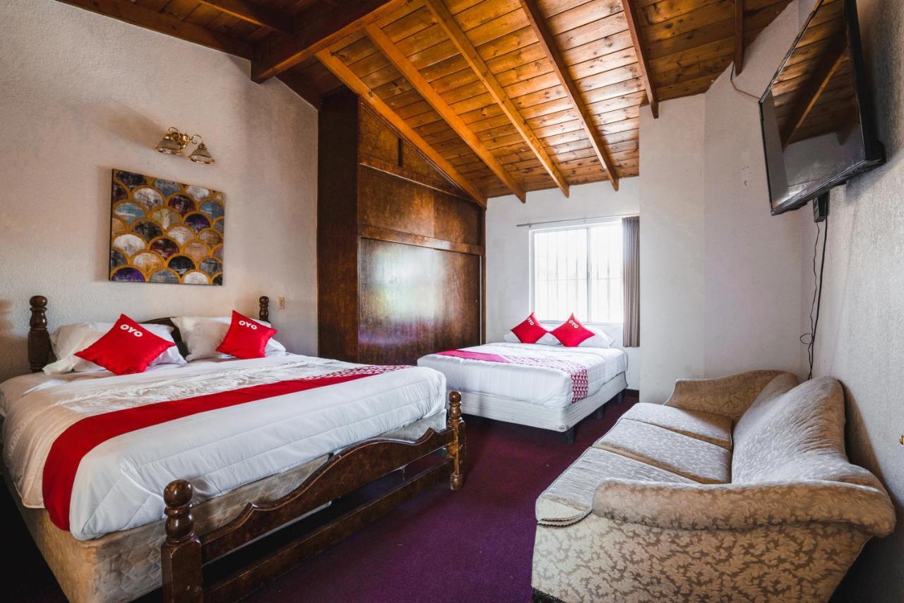 Oyo Cocobeach, Hotel Ensenada