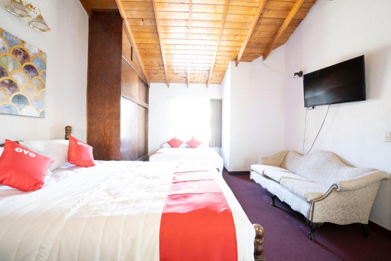 Oyo Cocobeach, Hotel Ensenada