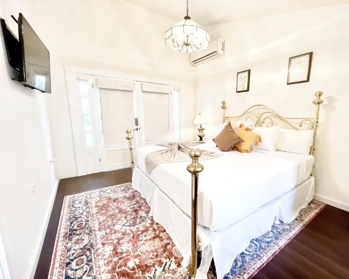 Bed & Breakfast La De Adelina 3*