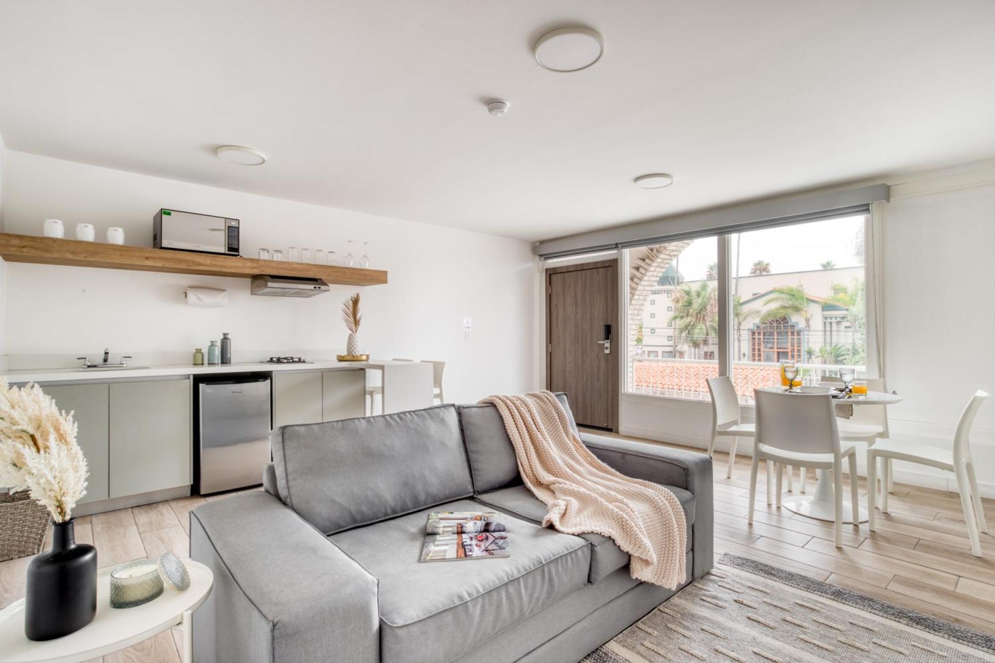 House By Uliv Apartahotel
