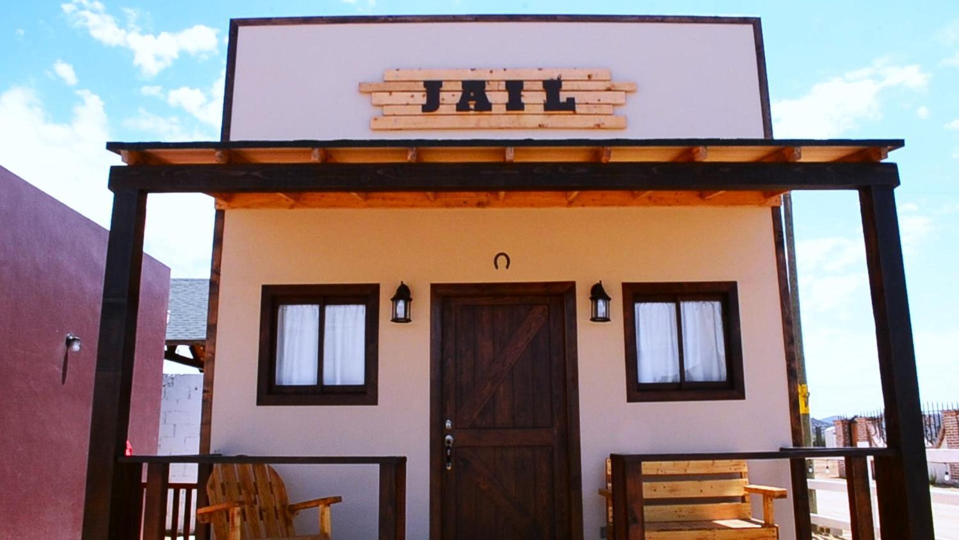 Grape Valley Old West Camping Ensenada