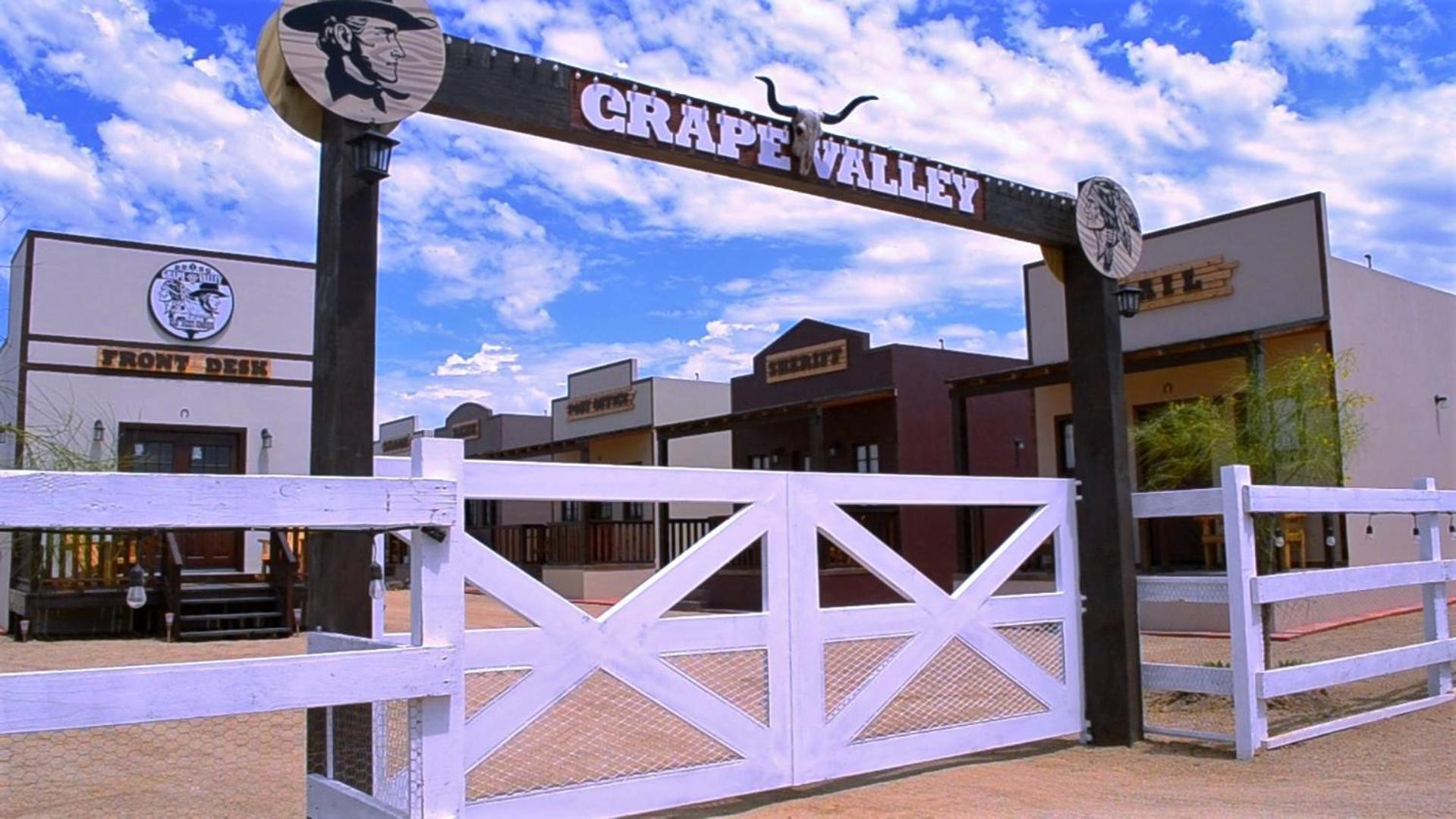 Camping Grape Valley Old West Ensenada