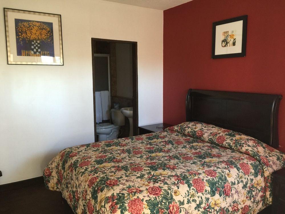 Hotel Bugambilias 3*