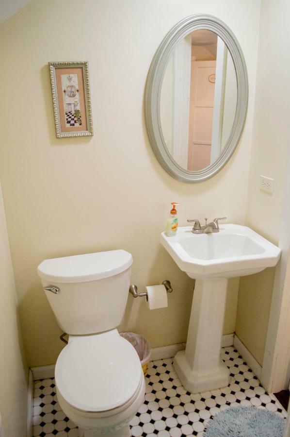 La De Adelina Bed & Breakfast 3*